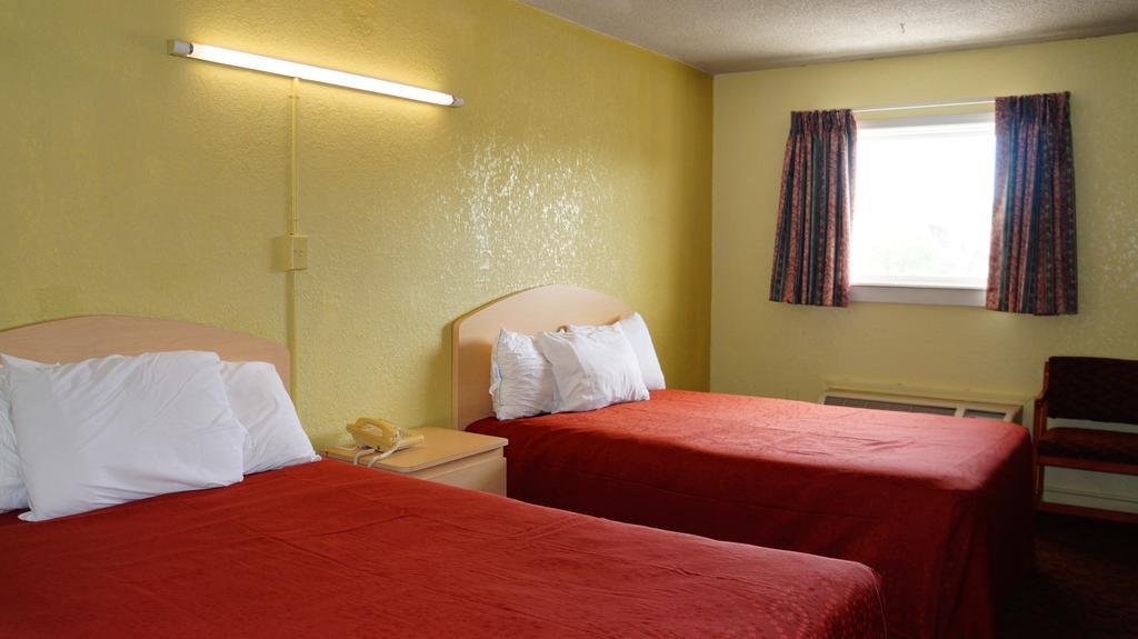 Royale Inn 堪萨斯城 客房 照片